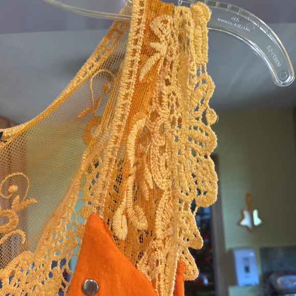 Orange and white dress, size Medium short sleeves. - Picture 5 of 7